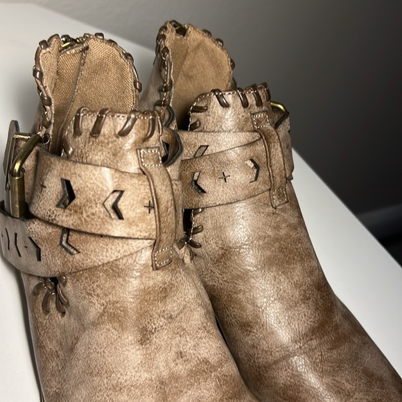 ✨Brown Rampage Booties With Side Buckle and Back Zipper✨ - Picture 5 of 9